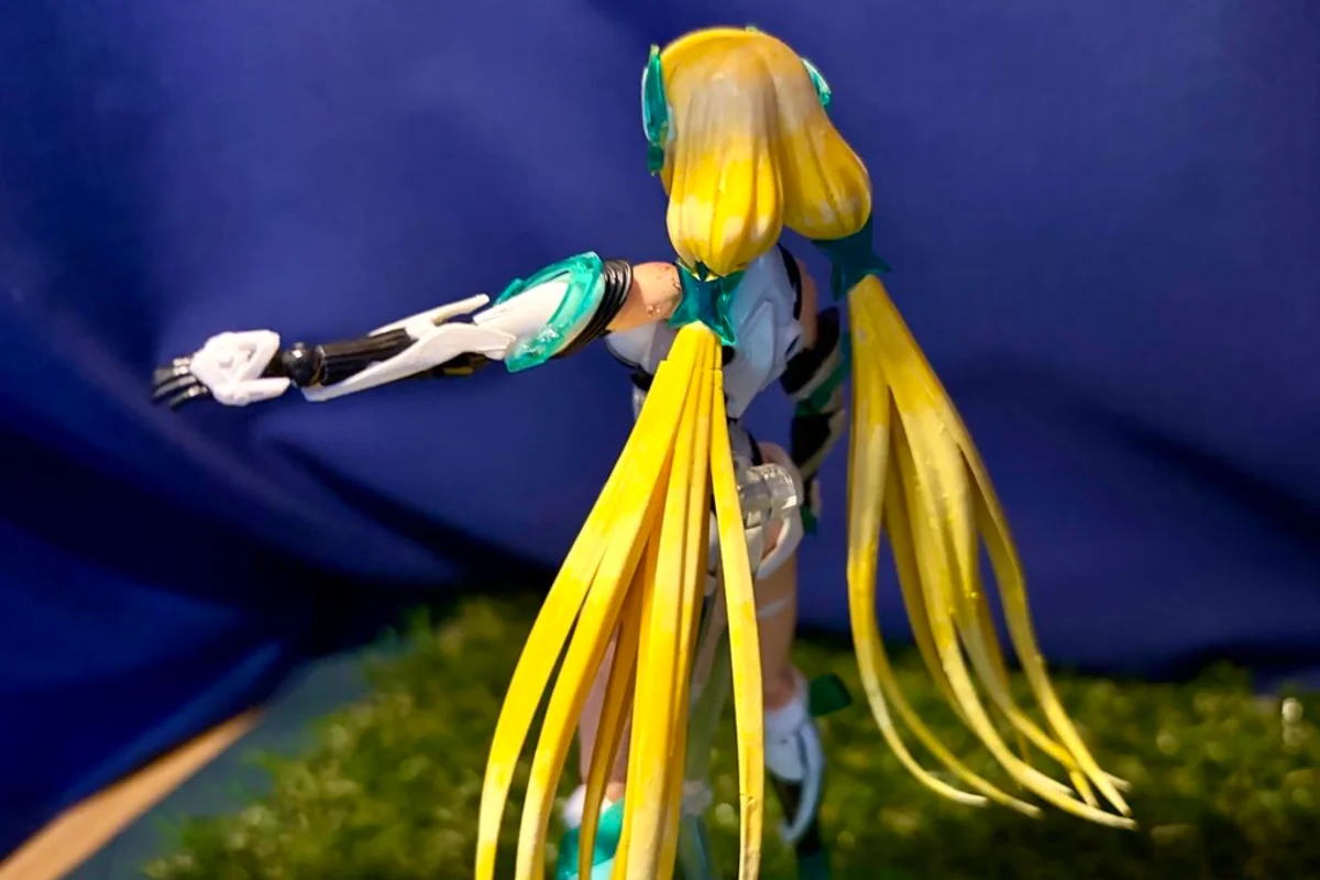 アンジェラバルザック_塗装後_後ろ姿