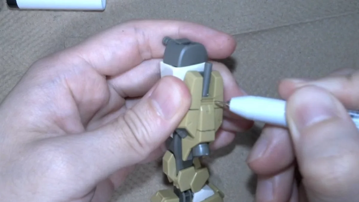 HG_デミバーディング_モールドのスミ入れ