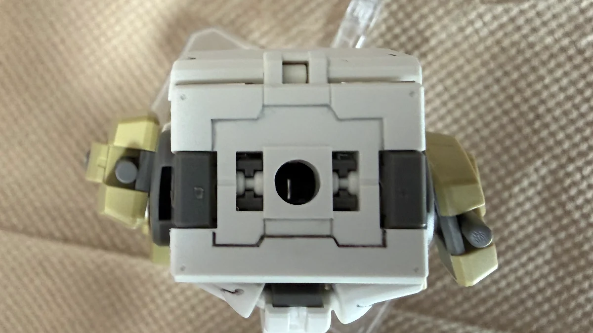 コピックモデラー_ブラックとウォームグレーの色比較