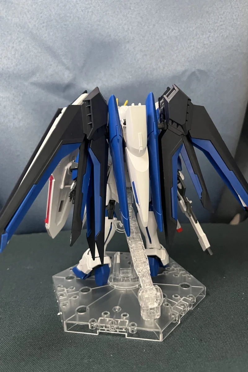 HG_ライジングフリーダム_素組み_背面