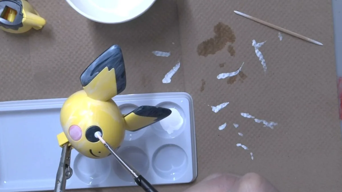 ポケプラ_ピチュー_目の白を塗装